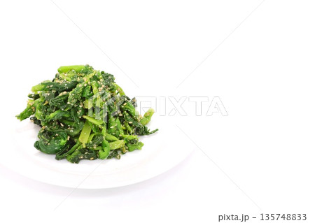 菜の花の胡麻和え　春の食べ物　明るい背景 135748833
