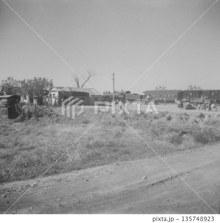 古写真　1940年　日中戦争中の中華民国　咸寧駅前 135748923