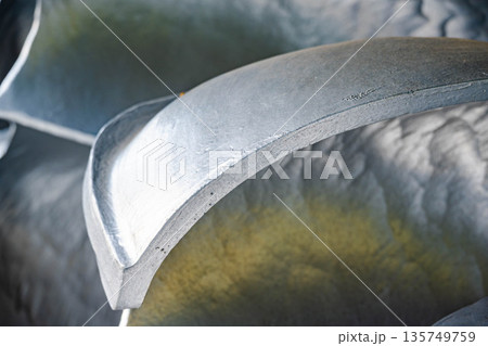 水車ランナーのクローズアップ 135749759