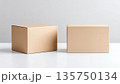 シンプルな無地のクラフトパッケージのモックアップ	 135750134