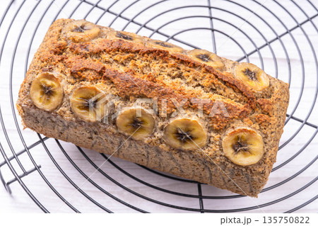 オートミールのバナナパウンドケーキ 135750822