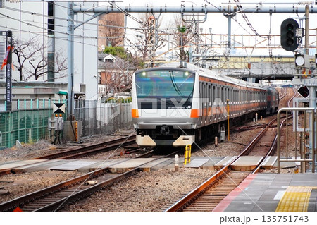 中央線の電車 中央線の電車 135751743