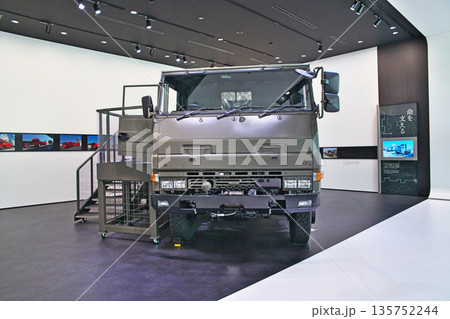 いすゞ自動車展示施設で公開されているトラック(SKW) いすゞ自動車展示施設で公開されているトラック(SKW) 135752244
