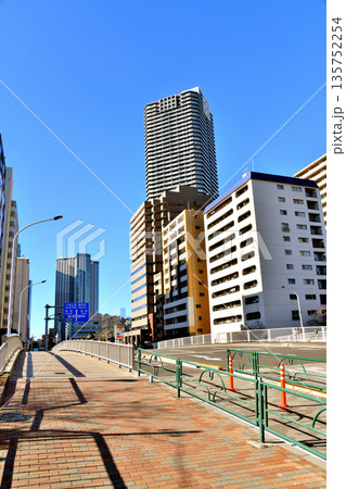 月島橋付近より勝どき駅方面を望む(東京都中央区)【2026.1】 月島橋付近より勝どき駅方面を望む(東京都中央区)【2026.1】 135752254