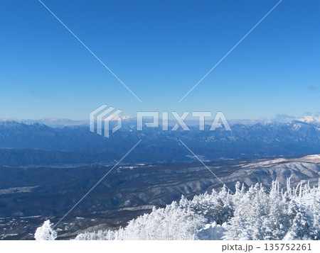 厳冬期の八ヶ岳(北横岳山頂から見える御嶽山) 厳冬期の八ヶ岳(北横岳山頂から見える御嶽山) 135752261