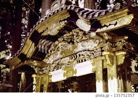 古写真　1962年　日光東照宮の御水舎 135752357