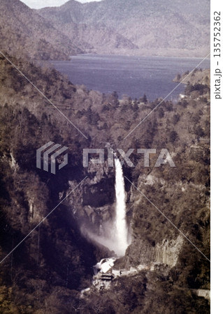 古写真　1962年　日光　中禅寺湖と華厳滝のパノラマ 135752362