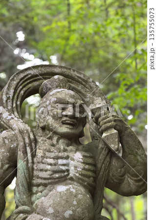 両子寺仁王像と新緑 両子寺仁王像と新緑 135755073