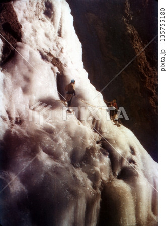 古写真 1953-1954年 日光 雲竜渓谷のアイスクライミング 古写真 1953-1954年 日光 雲竜渓谷のアイスクライミング 135755180