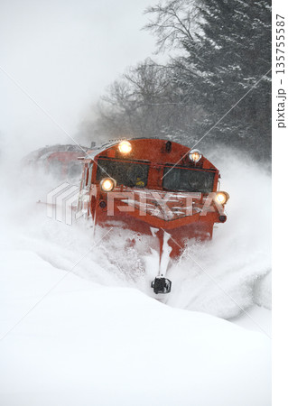 宗谷本線を除雪するラッセル列車 宗谷本線を除雪するラッセル列車 135755587