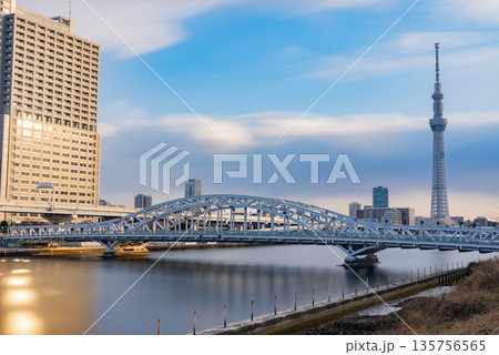 白鬚橋とスカイツリー02 135756565