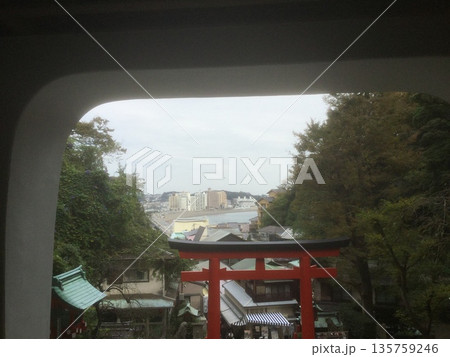鎌倉＆江ノ島散策　2025年 鳥居から見える風景 135759246