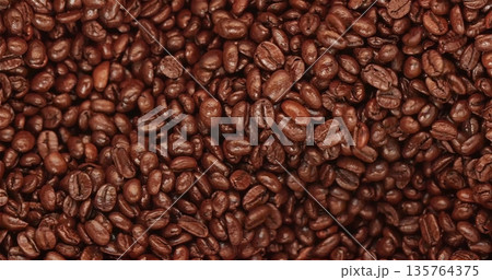 Coffee Bean Display, Stockpile Of Uniformly Roasted Coffee Beans With Shiny Surface For Wholesale And Retail 135764375