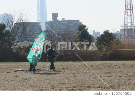堀切大凧大会は風が弱く待機 堀切大凧大会は風が弱く待機 135764506