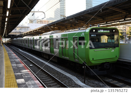 JR山手線103系復刻デザインE235系 JR山手線103系復刻デザインE235系 135765272