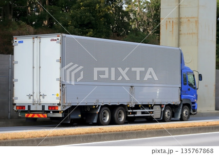 物流トラック 物流トラック 135767868