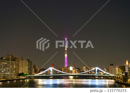 【東京都】5月・ライトアップされた清洲橋と東京スカイツリー 135770255