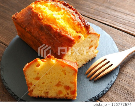 オレンジピール　パウンドケーキ　カット 135772674