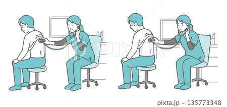スクラブを着用した女性医療従事者による男性の背中の聴診イラストセット（正常・異常/体調不良） 135773348