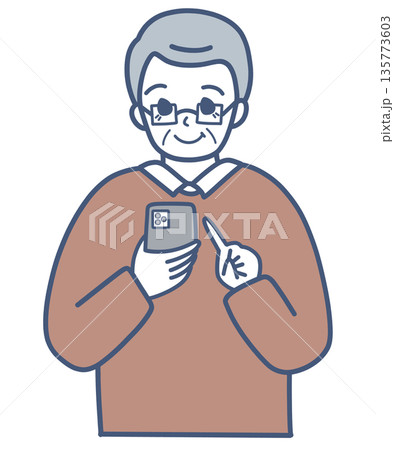 スマホを操作するシニア男性のイラスト素材 スマホを操作するシニア男性のイラスト素材 135773603