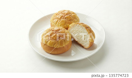 パイナップルパン 菠蘿包 中華パン 飲茶メニュー 食べ放題 点心 中華 食品 料理 135774723