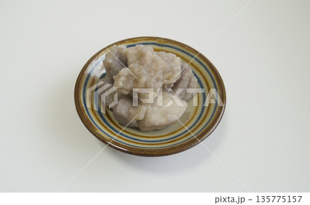 沖縄の行事で親しまれる伝統菓子 田芋のりんがく 135775157