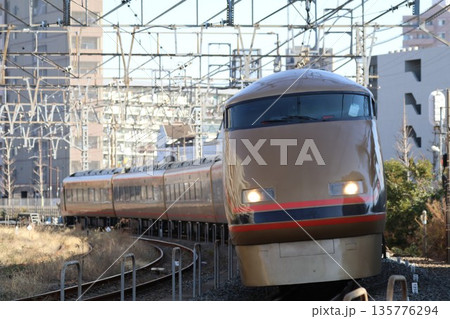 202601　東武鉄道　100系　日光詣スペーシア　東武スカイツリーライン　牛田　北千住 135776294