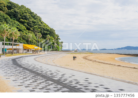 蒲郡市の西浦海水浴場周辺の風景(愛知県) 135777456