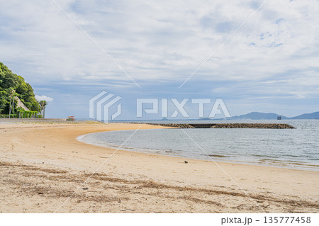 蒲郡市の西浦海水浴場周辺の風景(愛知県) 135777458