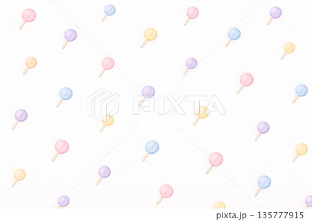 パステル水彩の棒キャンディが散りばめられた総柄背景 135777915