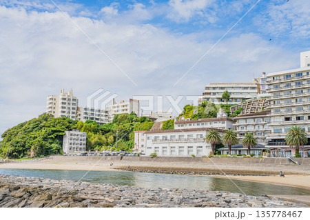 蒲郡市の西浦海水浴場周辺の風景(愛知県) 135778467