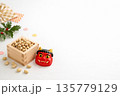 節分の豆と鬼の面 135779129