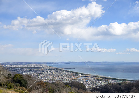 湘南平 高麗山公園 展望台 冬 1月 【神奈川県 平塚市】 135779437