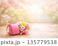 ピンクのランドセルと花束 135779538