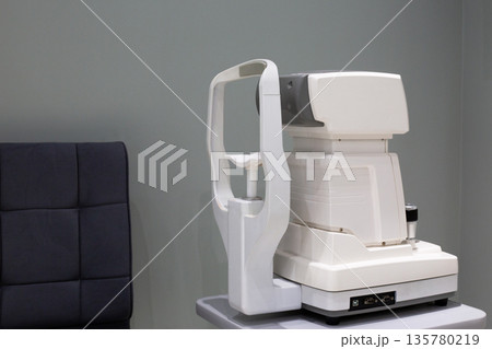 Auto Ref Keratometer ophthalmological device that combines functions of refractometer, automatically measures refraction of eye and keratometer, measures curvature of cornea 135780219