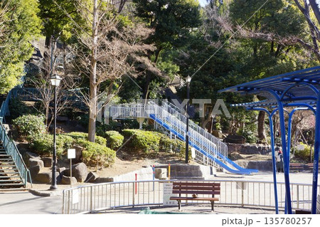 東京都文京区関口二丁目の江戸川公園の風景 135780257