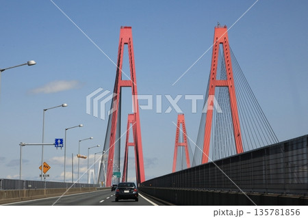 夕景・名港トリトンブリッジ・名港西大橋【愛知県名古屋市】 夕景・名港トリトンブリッジ・名港西大橋【愛知県名古屋市】 135781856