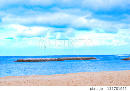 沖縄・美浜 青い海と空 沖縄・美浜 青い海と空 135781955