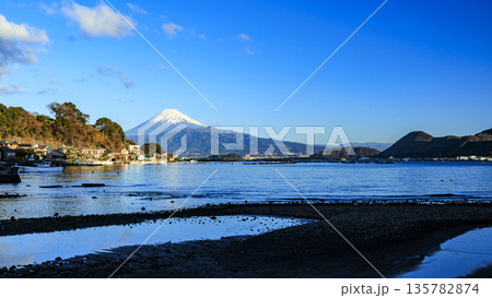 西伊豆から見た富士山 135782874