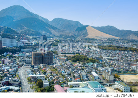 別府市街地と山並み 別府市街地と山並み 135784367