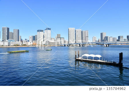 豊洲大橋より晴海大橋/晴海トリトンスクエア方面を望む(東京都中央区)【2026.1】 豊洲大橋より晴海大橋/晴海トリトンスクエア方面を望む(東京都中央区)【2026.1】 135784962