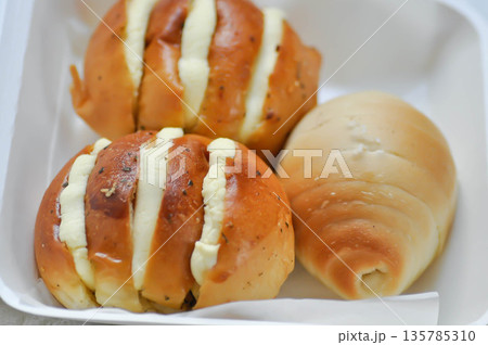 garlic bread or cheese bun, mozzarella cheese bun or bun with cheese and Shio Pan 135785310