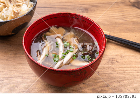 まいたけの味噌汁 まいたけの味噌汁 135785593