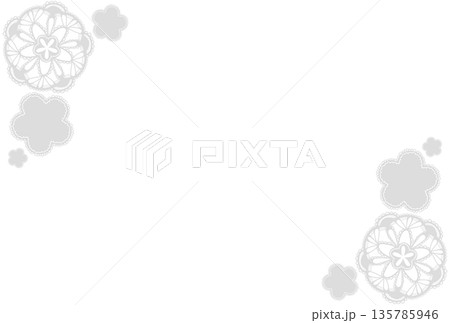 グレーの花形のレースのフレーム 135785946