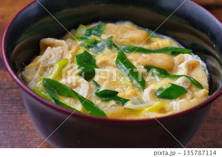 衣笠丼　京都のご当地どんぶり 135787114
