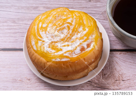 マロンクリームパン 135789153