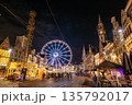 ベルギー・ゲントのクリスマスマーケット　夜景とライトアップされた観覧車 135792017