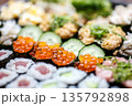 新鮮なお寿司 135792898