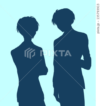 話し合う2人の男性会社員 シルエット 固い 話し合う2人の男性会社員 シルエット 固い 135793913