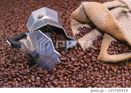 Open Lid Moka Pot Open Lid Moka Pot 135795919